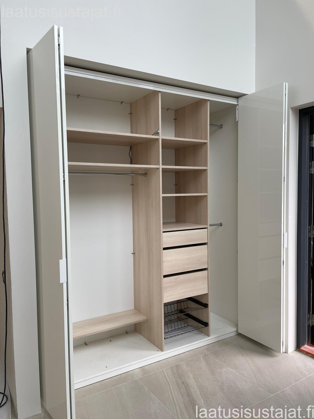 Wing Line kiiltävä valkoinen