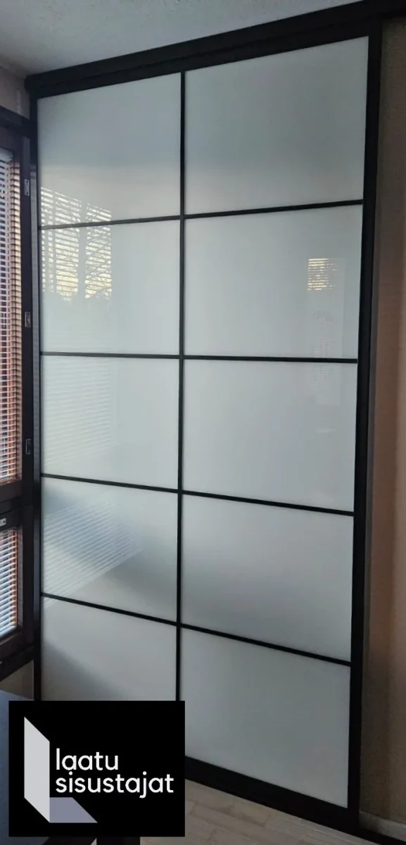 Tilanjakaja risticco