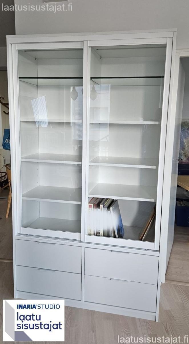 Vitriini laatikoilla