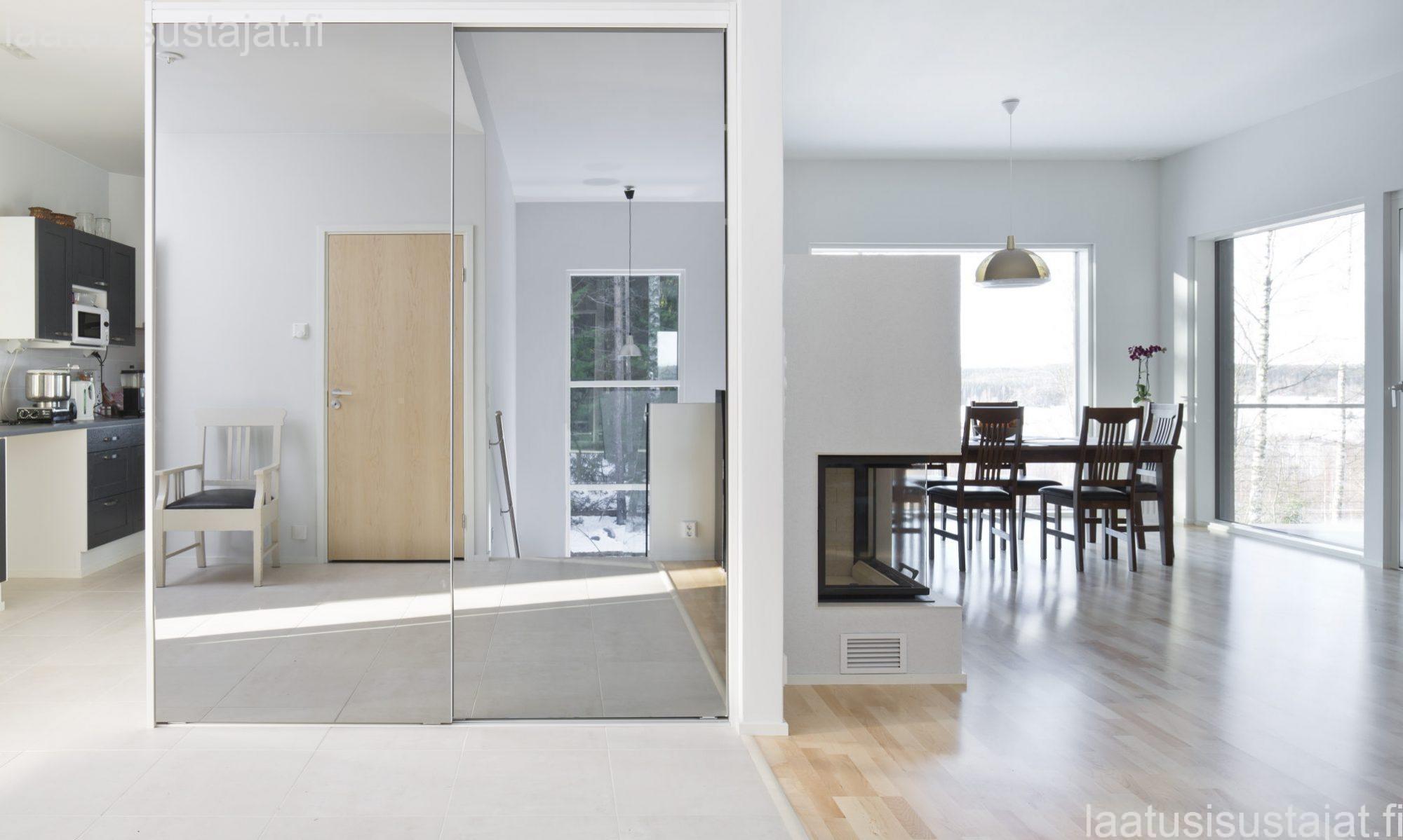 Inaria-piilokehys peiliovilla